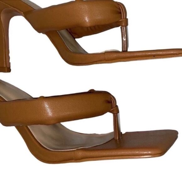PrettyLittleThing Padded Brown Square Mouth Thong
Sandals(Size 5) - Picture 4 of 10